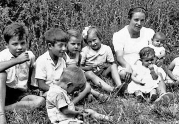 AJUDA A LA MATERNITAT D'ELNA's header image