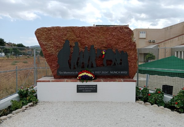 Monumento Homenaje a los protagonistas de La Desbandá's header image