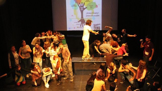 toma-teatro-teatro-del-oprimido-inauguracion-mesa
